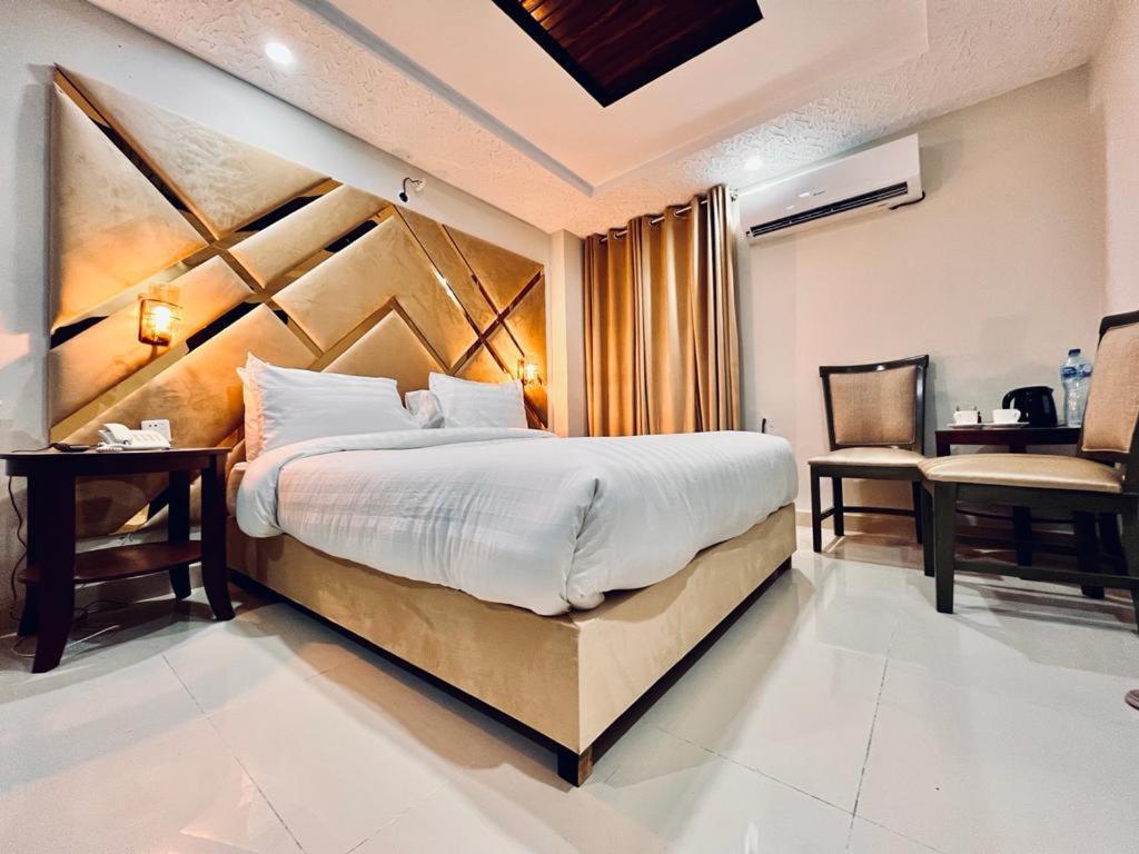 Shelton Suites Bhurban Esterno foto